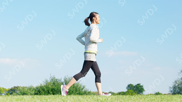 女性ランナーの疲労骨折の有病率とトレーニング量、食生活、LEAとの関連